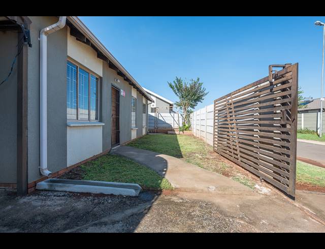 3 BEDROOM HOUSE FOR SALE IN SKY CITY